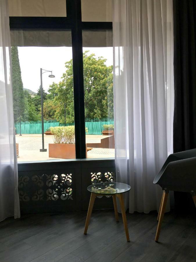 Atoneli Hotel Tbilisi Exterior foto